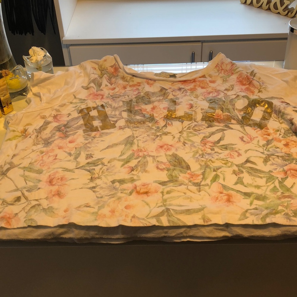 A forever 21+ size the crop top shirt